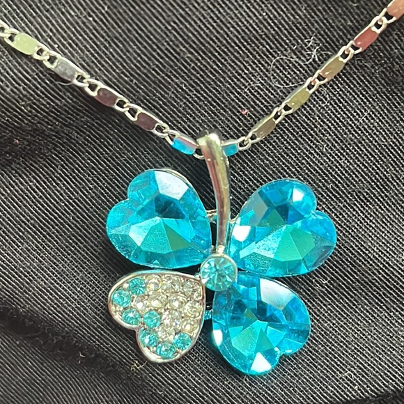 NIB four leaf clover pendant for good luck - Picture 6 of 7